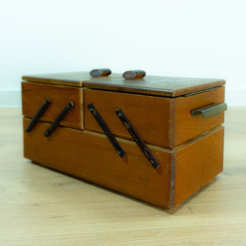 1940s-50s VINTAGE Brown Wooden CANTILEVER SEWING or Jewelry Box