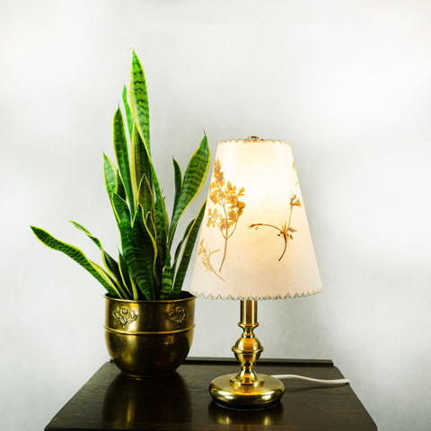 60s BRASS TABLE LAMP, dried grasses and flowers shade